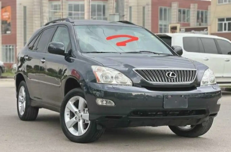 Лобовое стекло на Lexus RX330/350